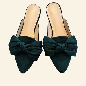 Crown & Ivy Green Bow Mules